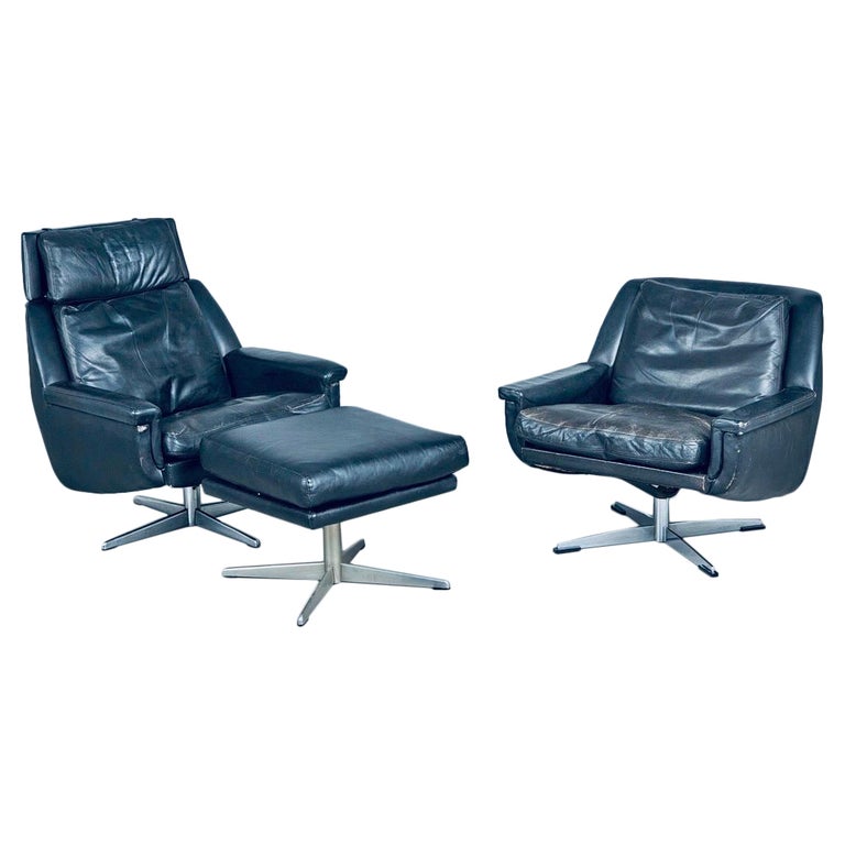 Pair of black leather lounge chairs by Werner Langenfeld for ESA møbelverk, 1960 For Sale