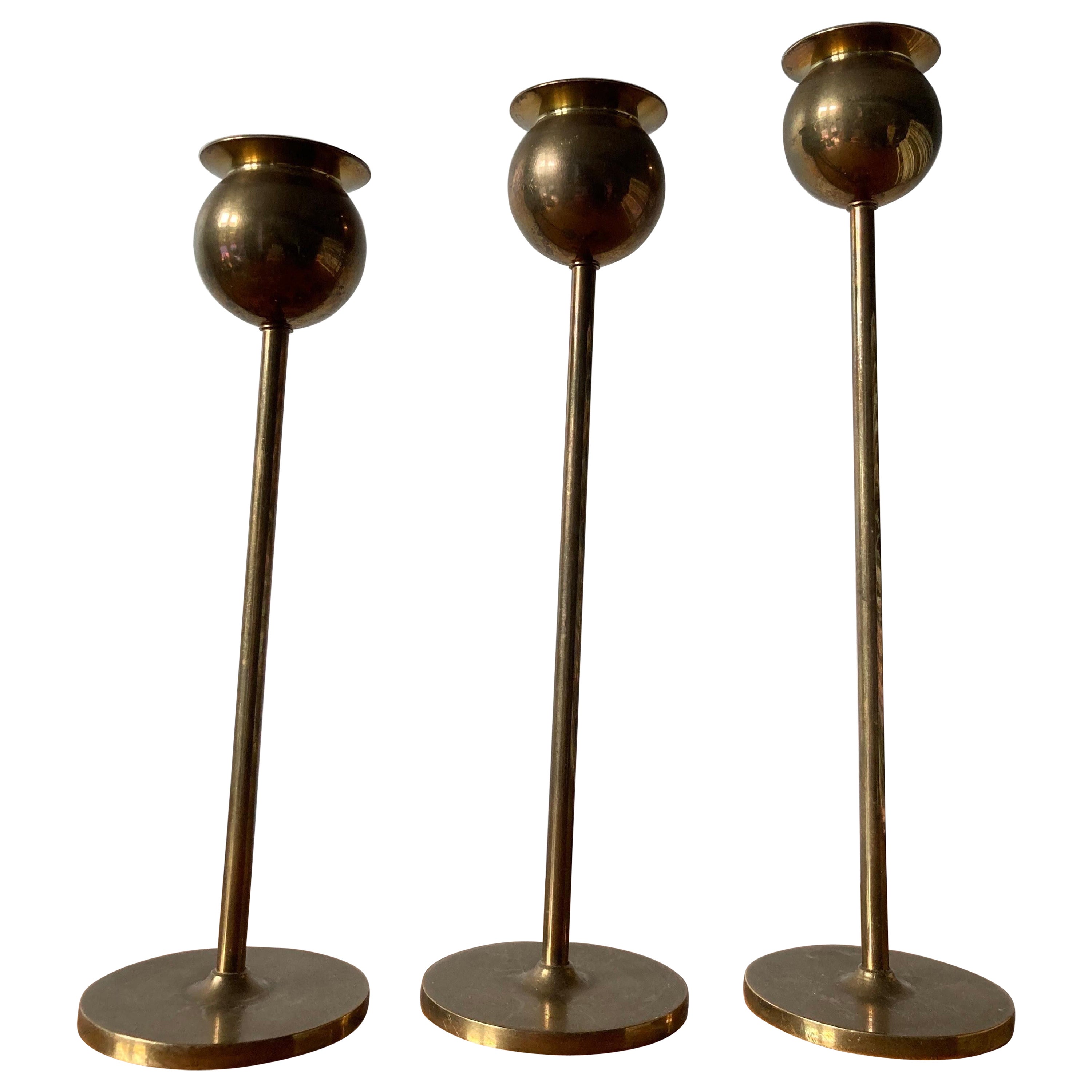 Set von drei Pierre Forssell-Tulpen-Kerzenhaltern, hergestellt von Skultuna im Angebot