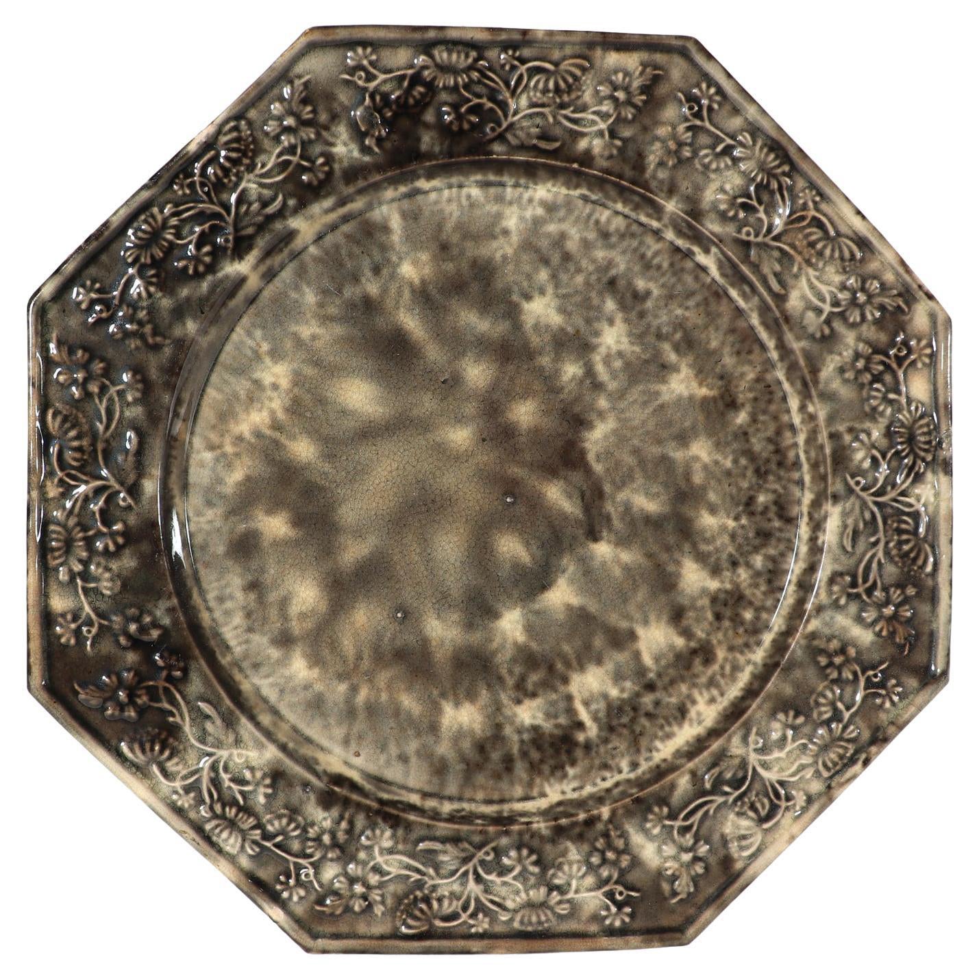 Plato de carey gris tipo Whieldon de Creamware inglés