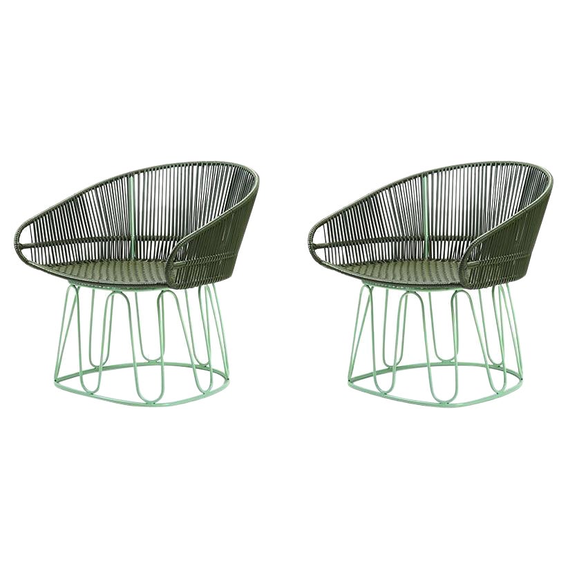 Ensemble de 2 fauteuils de salon en forme d'olivier de Sebastian Herkner