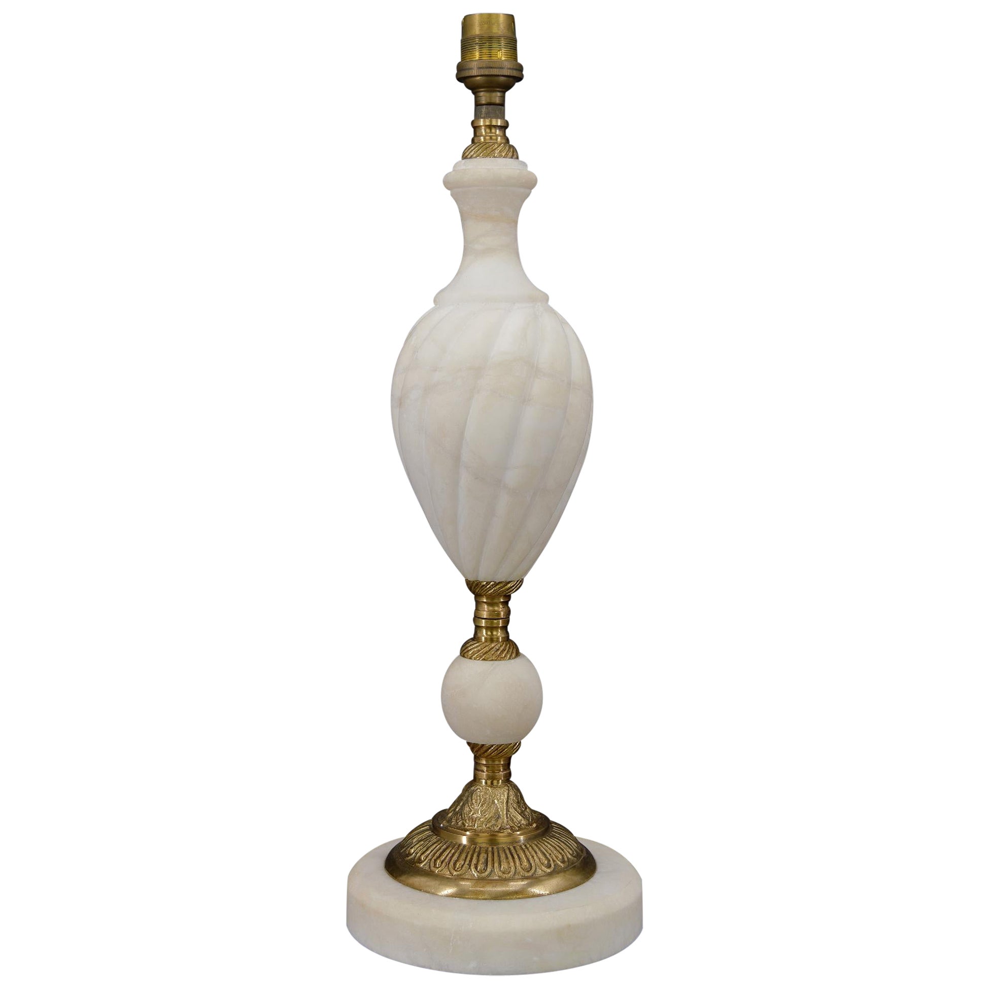 Neoclassical White Lamp in Alabaster and Bronze, Italy, circa 1950 For Sale