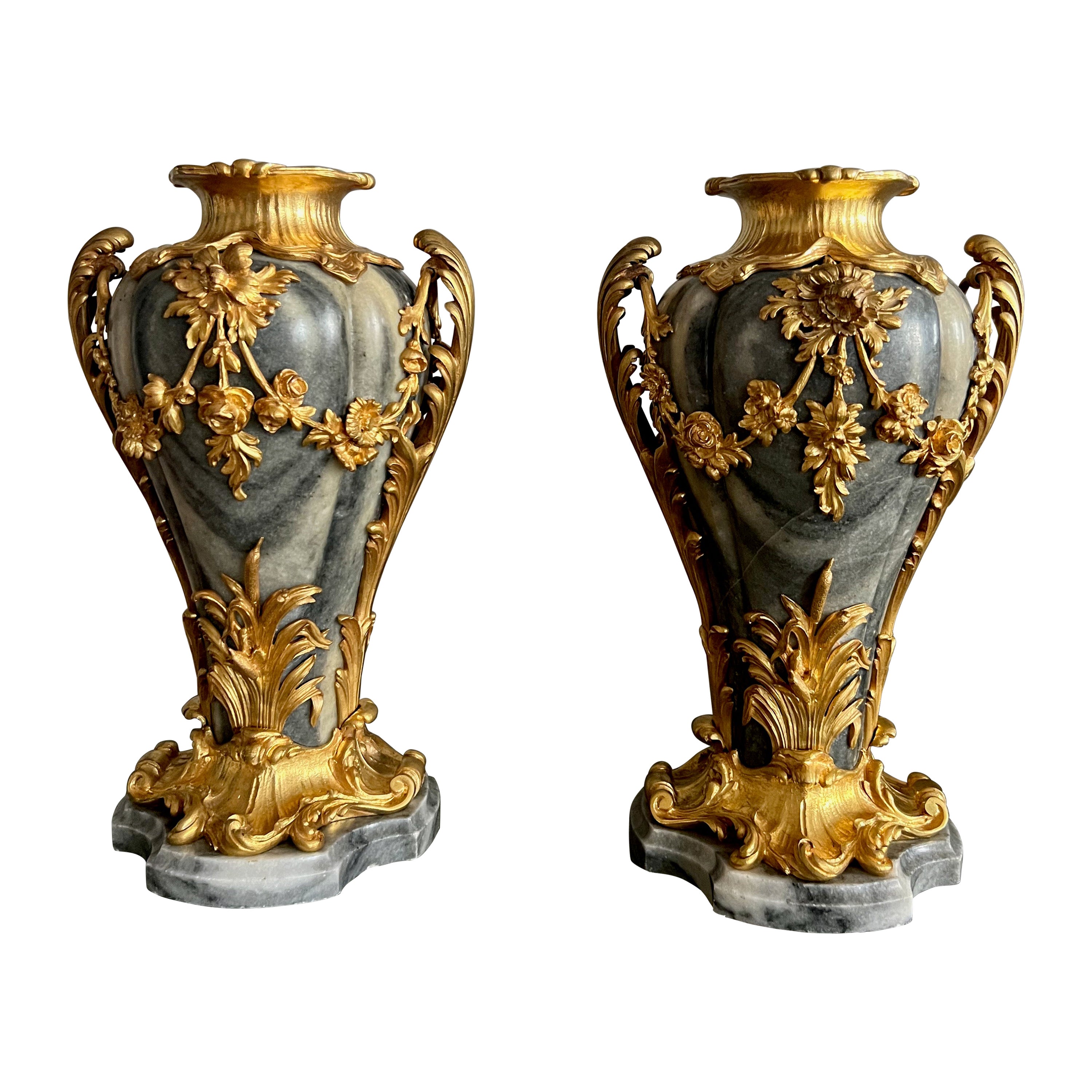 Paar Vasen aus vergoldeter Bronze mit Marmorbeschlägen, signiert Jollet & Cie