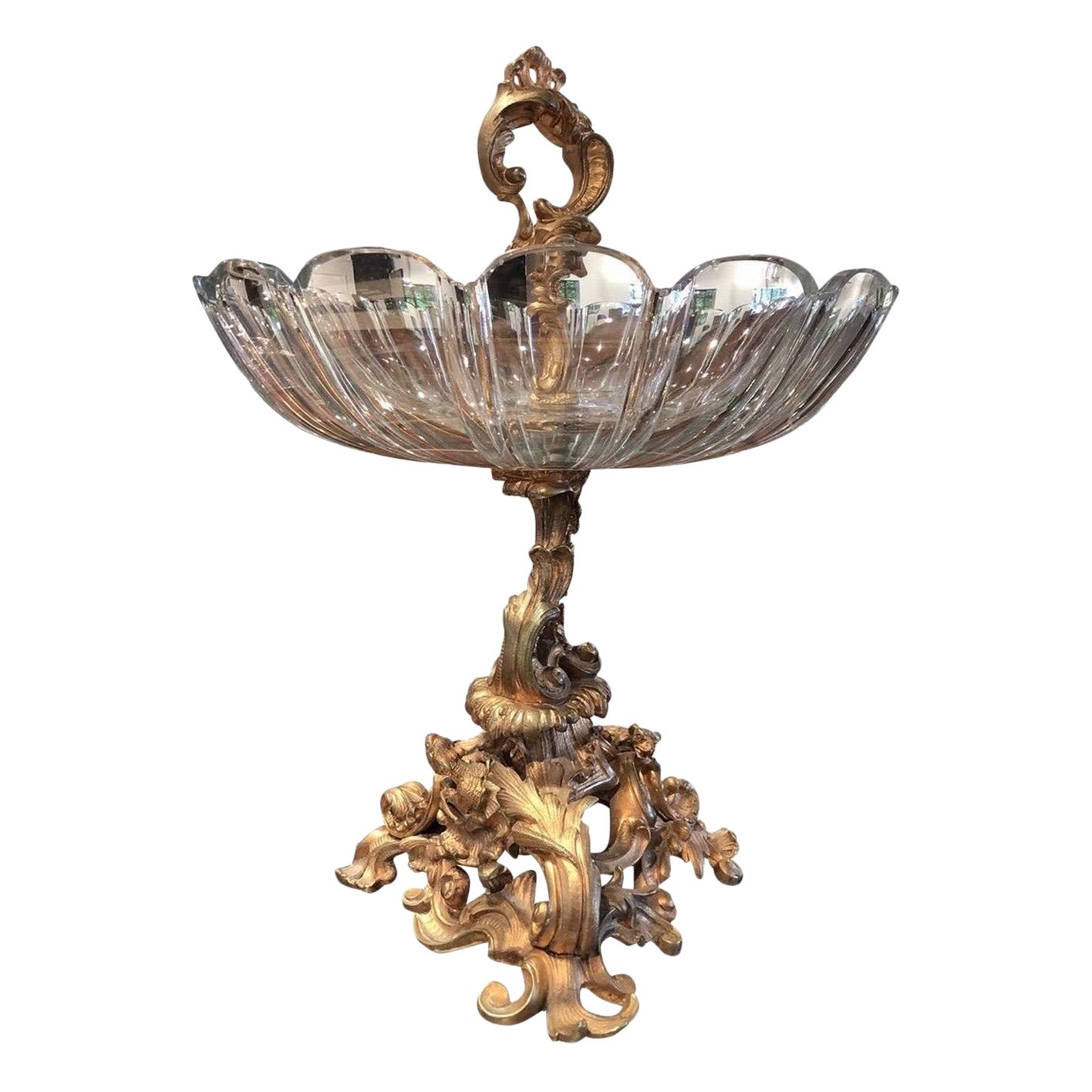 Centrotavola con scena di caccia alla volpe o Epergne in bronzo dorato e cristallo del XIX secolo