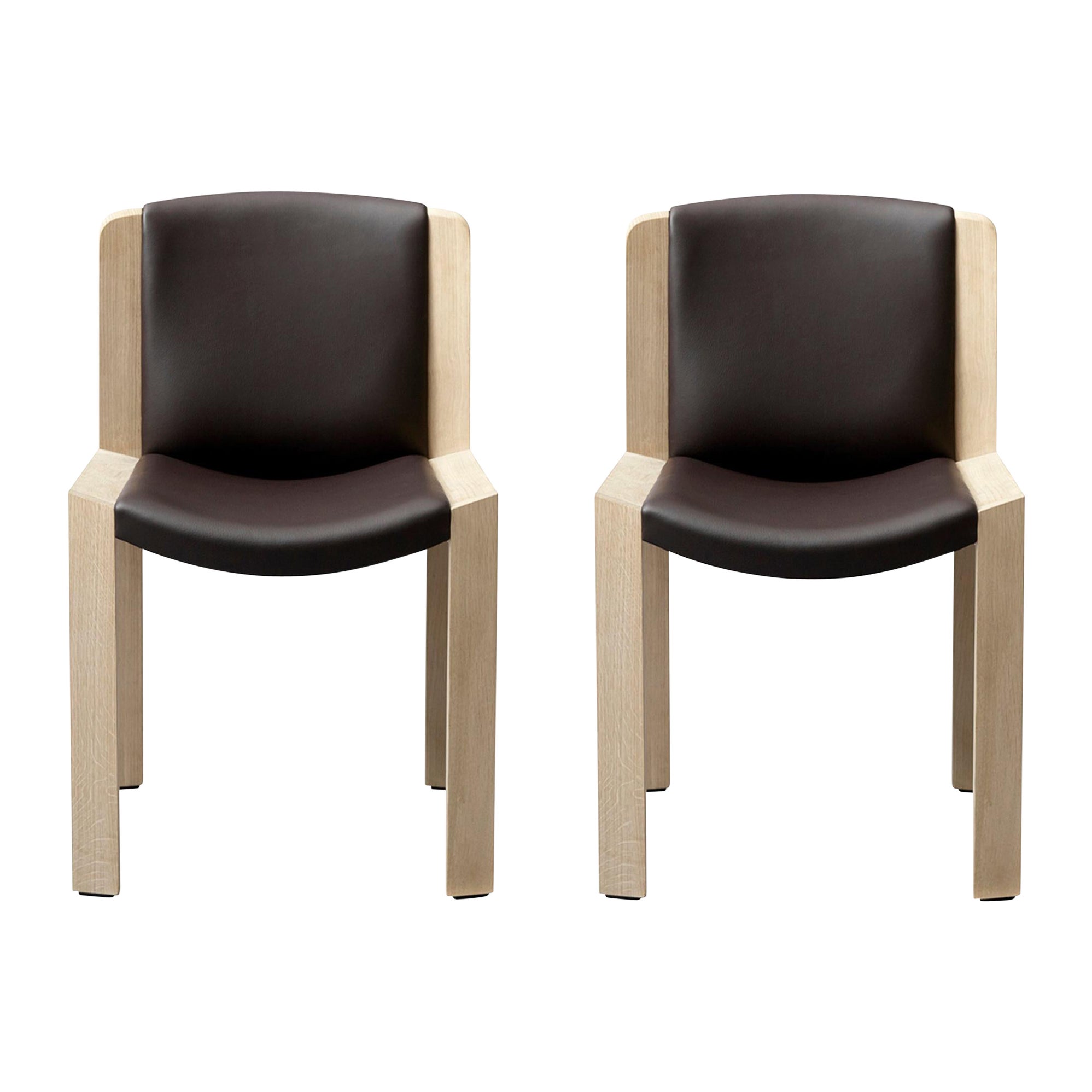 Ensemble de deux chaises Joe Colombo ''Chair 300'' en bois et cuir Sørensen par Karakter en vente
