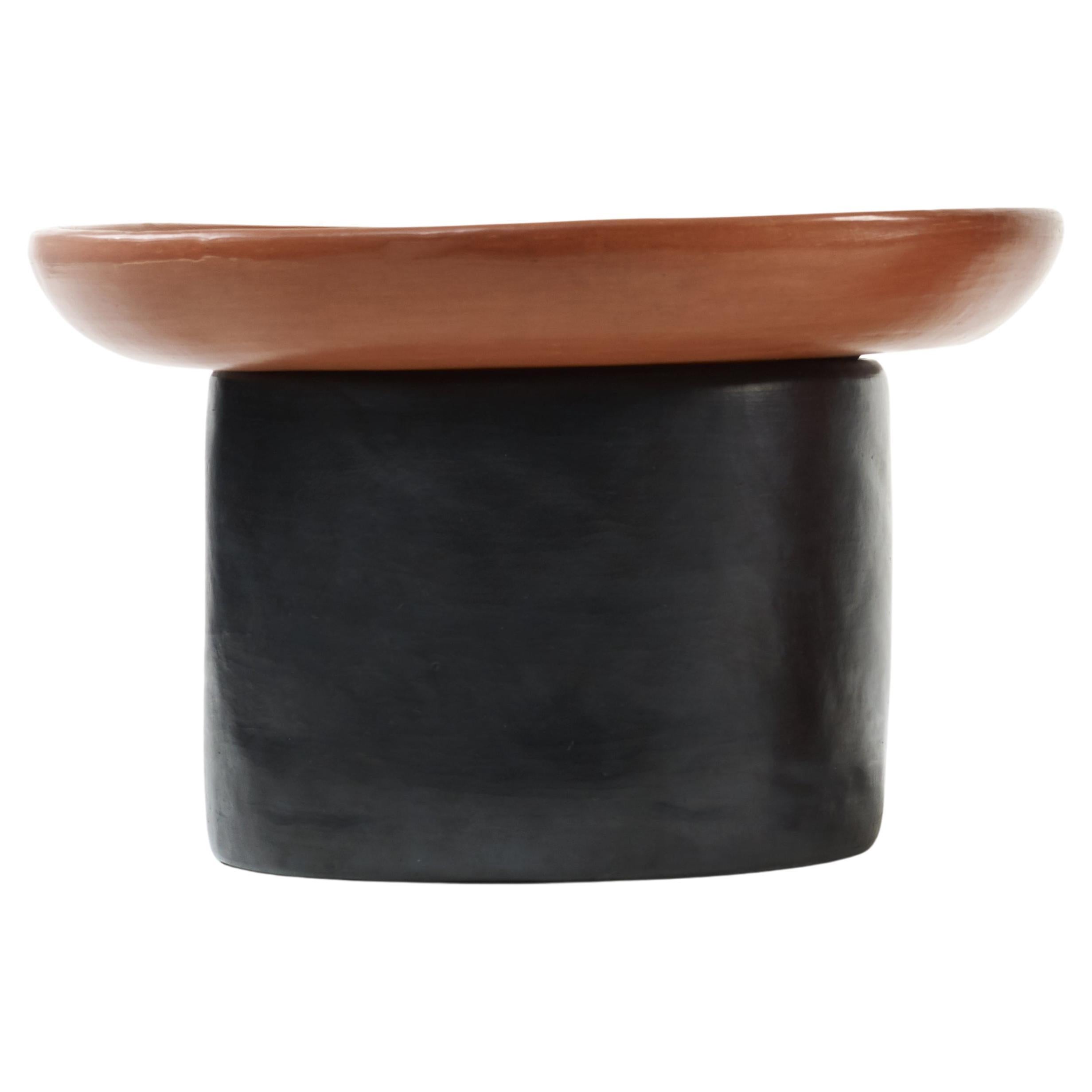 Petite table d'appoint Nuna noire/rouge de Sebastian Herkner en vente