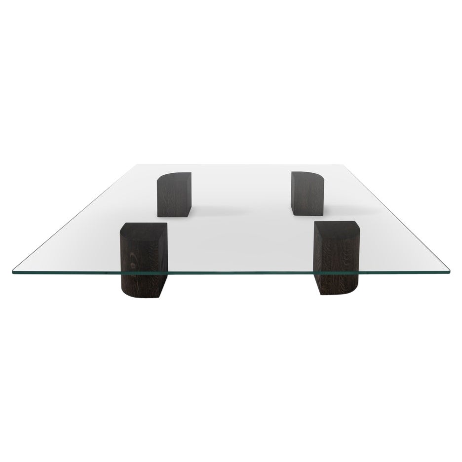 Table basse moderneQuarter, plateau carré en verre, chêne fumé, bas en vente