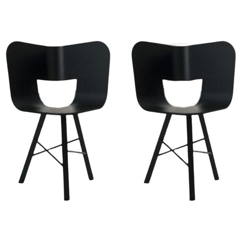 Ensemble de 2 chaises à 3 pieds en bois Tria, siège à pores ouverts noir par Colé Italia en vente