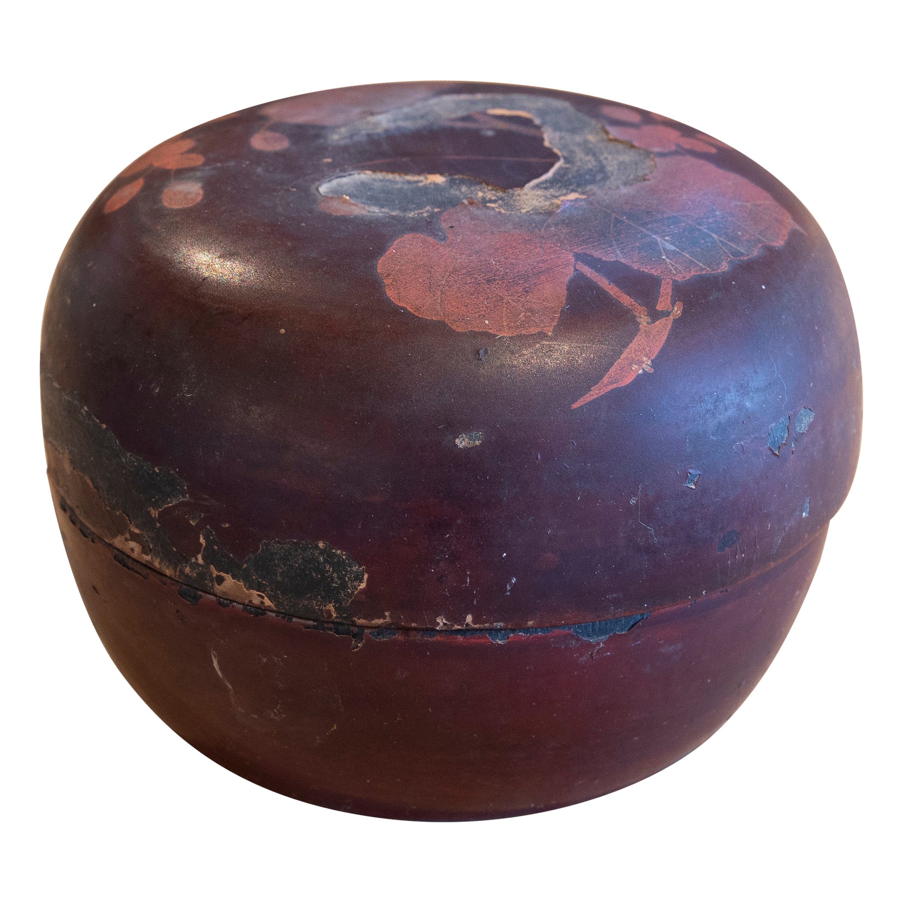 Oriental Papier-Mâché Decorative Box Painted on the Outside and Lacquered Inside For Sale