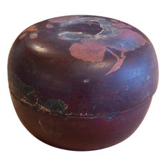 Oriental Papier-Mâché Decorative Box Painted on the Outside and Lacquered Inside