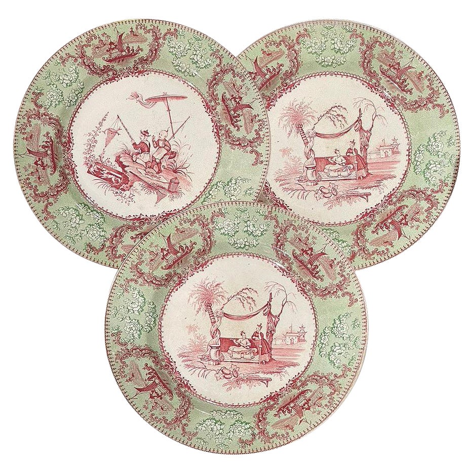  8 assiettes en faïence de qualité Scènes chinoises romantiques de Creil 1834-1840  en vente