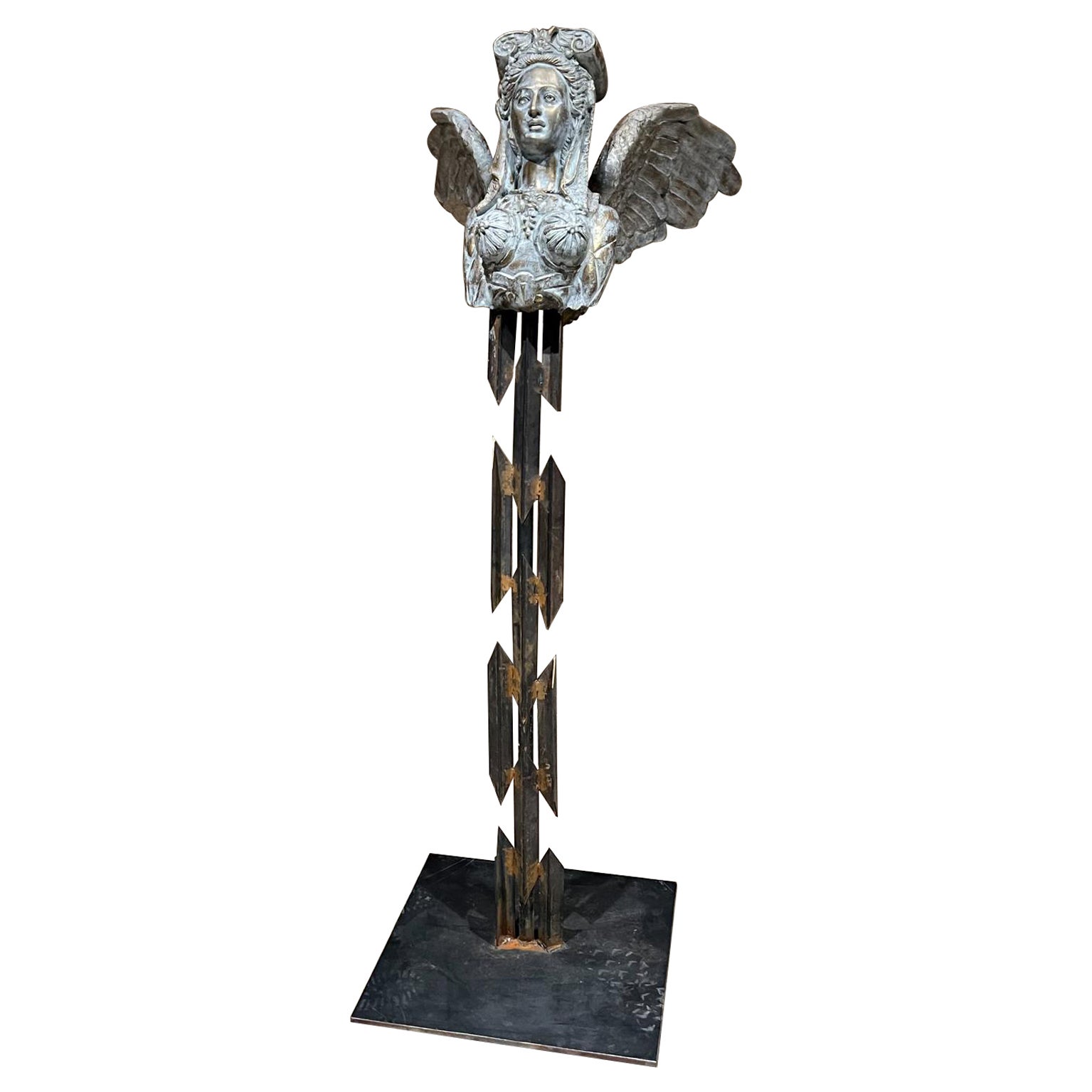 Atemberaubende griechische Sphinx weiße Skulptur weiblich Bronze geschmiedet Stahl im Angebot