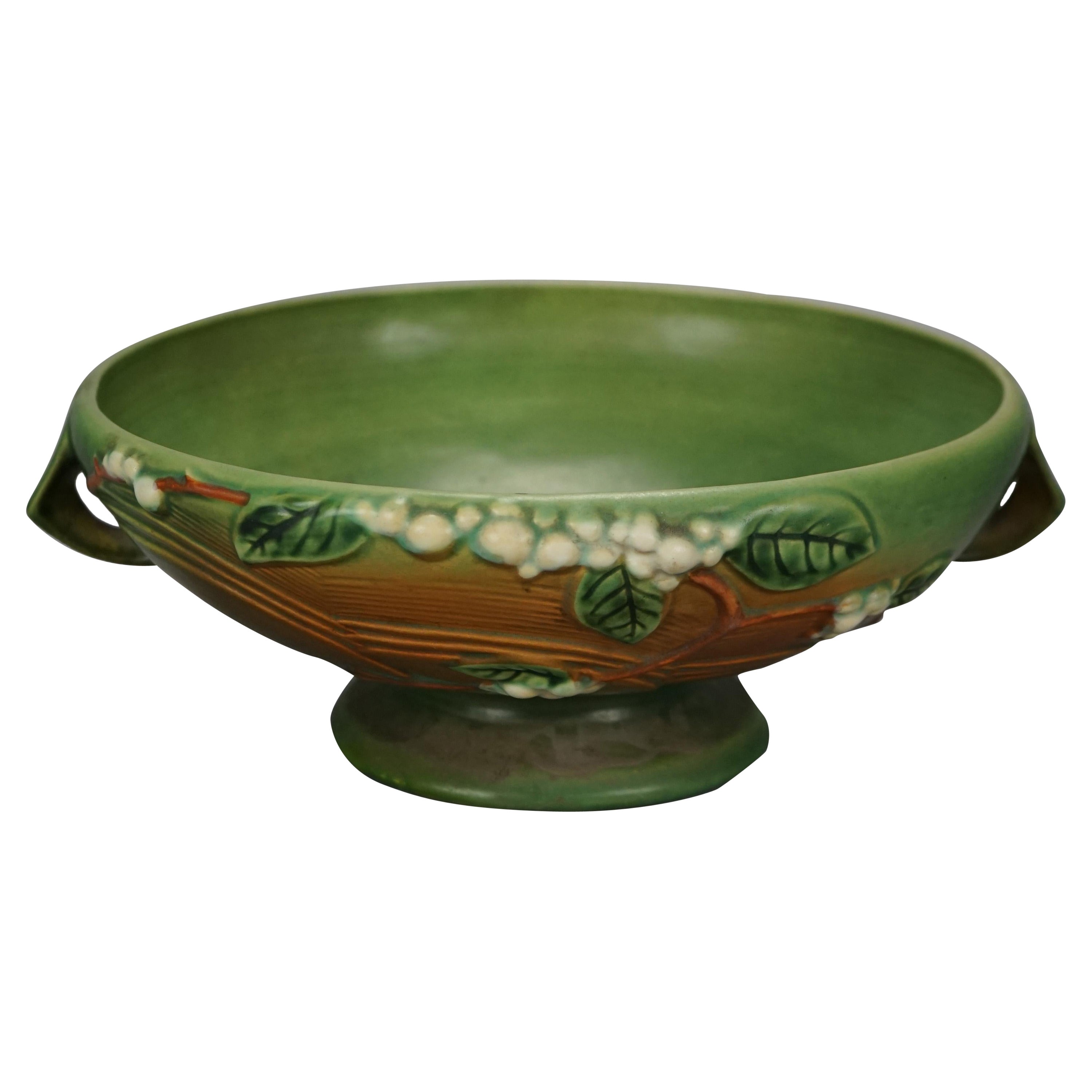 Bol central en poterie d'art de Roseville avec poignées en forme de baies, vers 1930 en vente