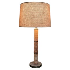 Lampada da tavolo in ottone placcato con canne da zucchero del 1960