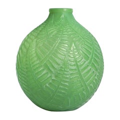 1927 René Lalique Vase Espalion in Cased Jade Green Glass