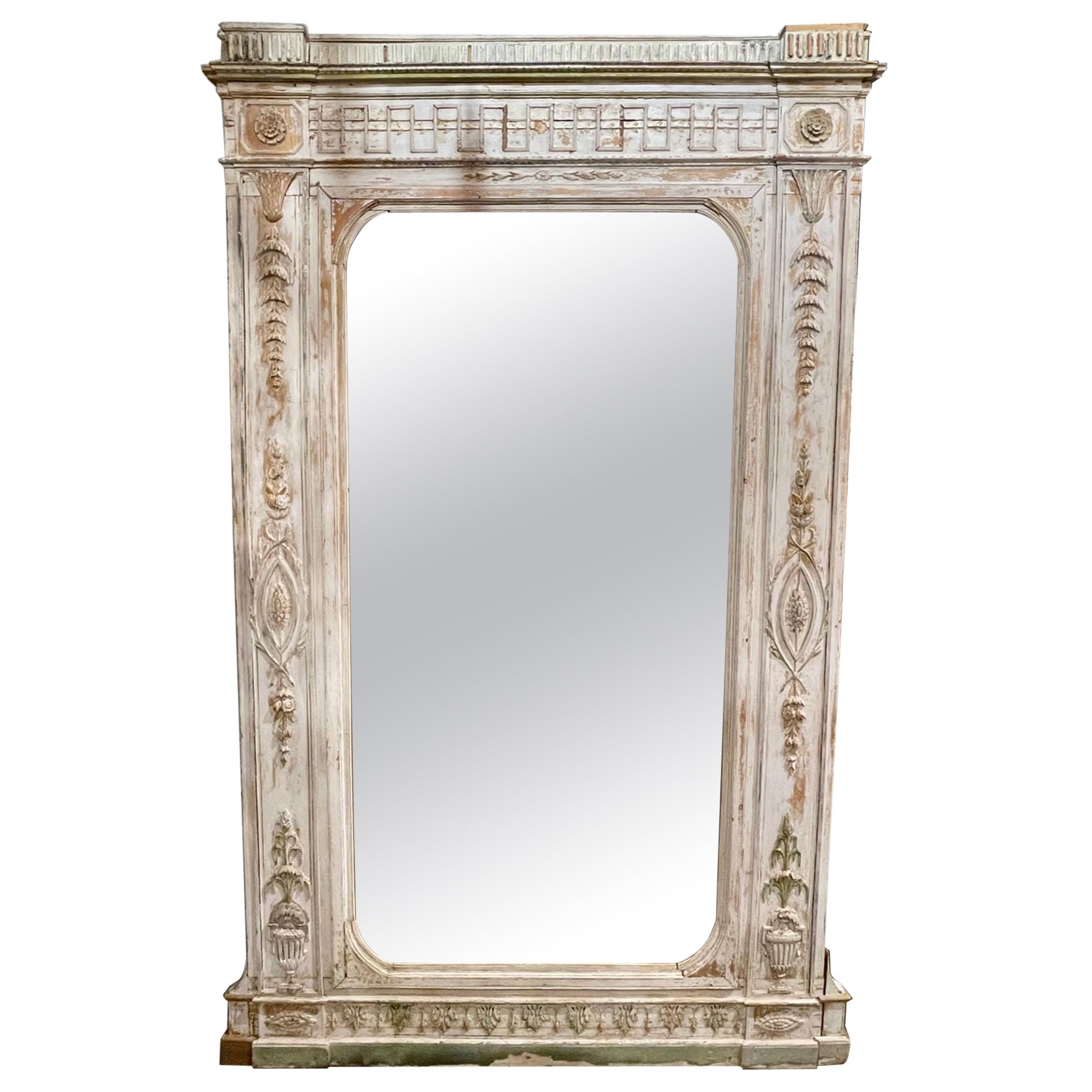 Specchio italiano intagliato e dipinto in stile neoclassico