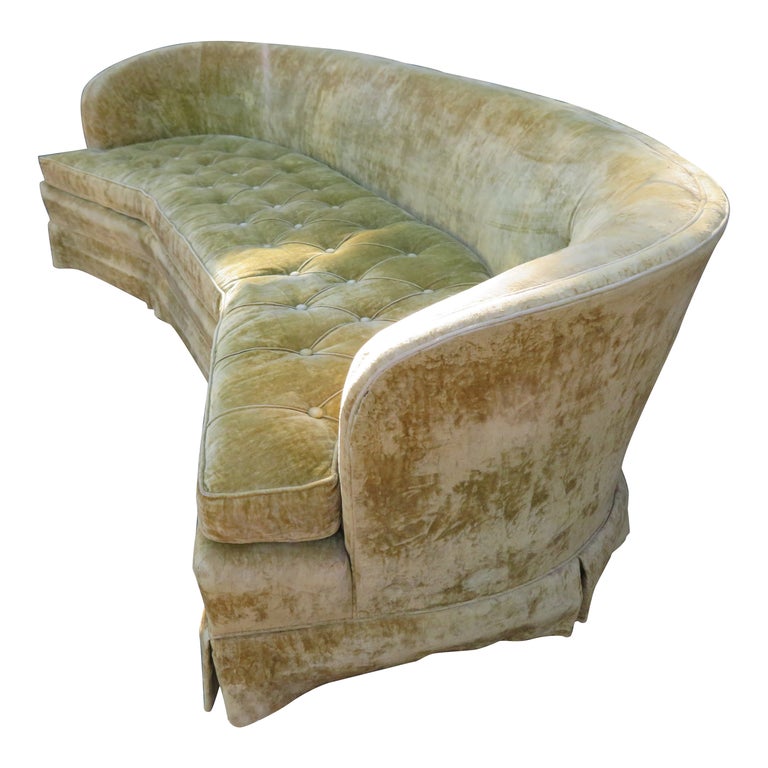 Lovely Dorothy Draper Hollywood Regency Tufted Curved Sofa Heritage For  Sale at 1stDibs | hollywood regency sofa