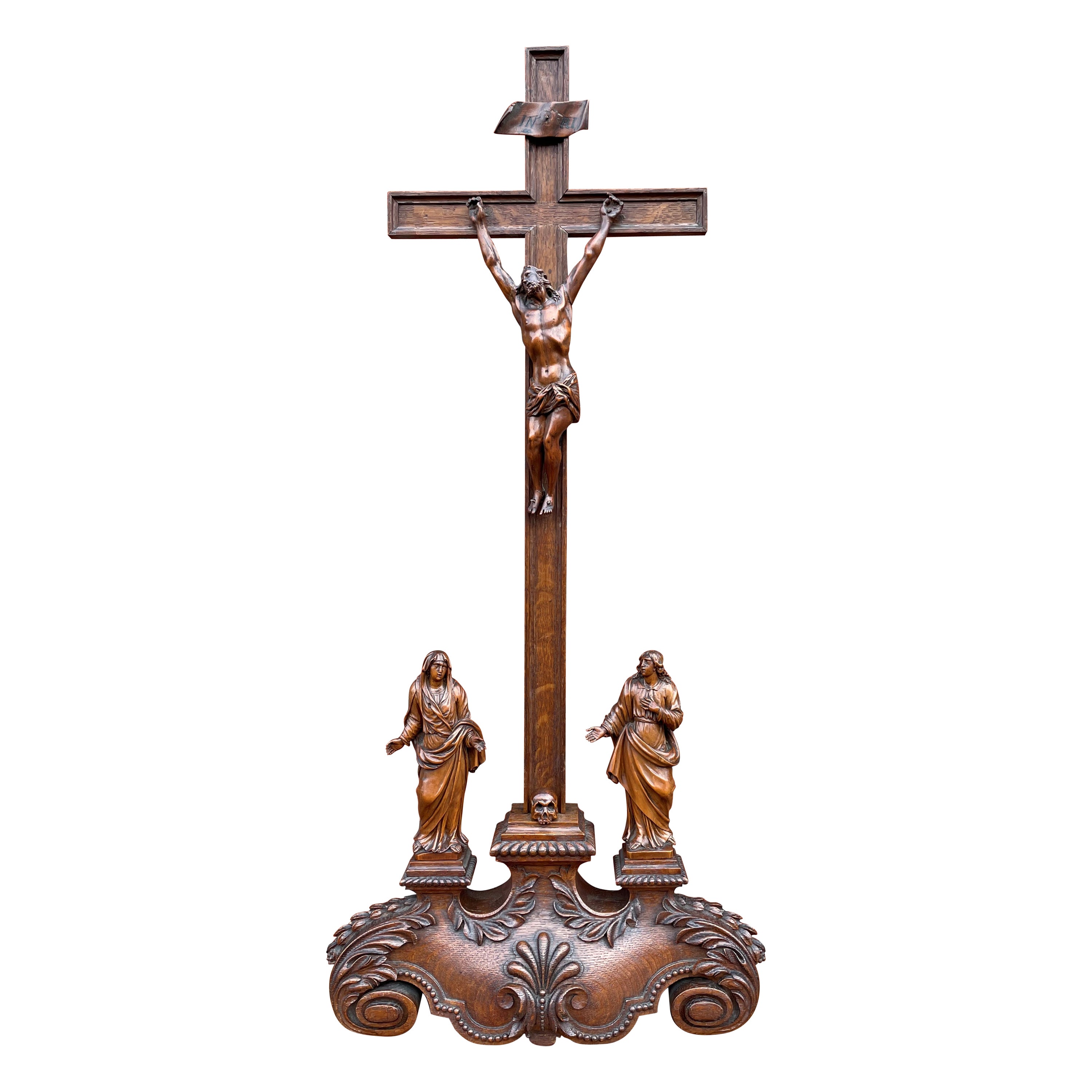 Crucifix d'église antique avec Jésus, Marie et Jean Sculptures de buis des années 1700 en vente