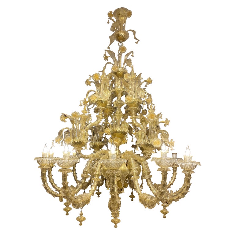 Grand lustre italien du 19ème siècle en verre de Murano à plusieurs ...