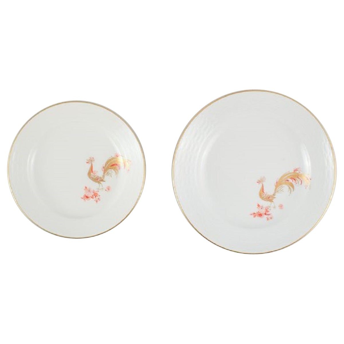 Two Rare Art Deco Meissen Plates with Hand-Painted Peacocks and Gold Decoration For Sale