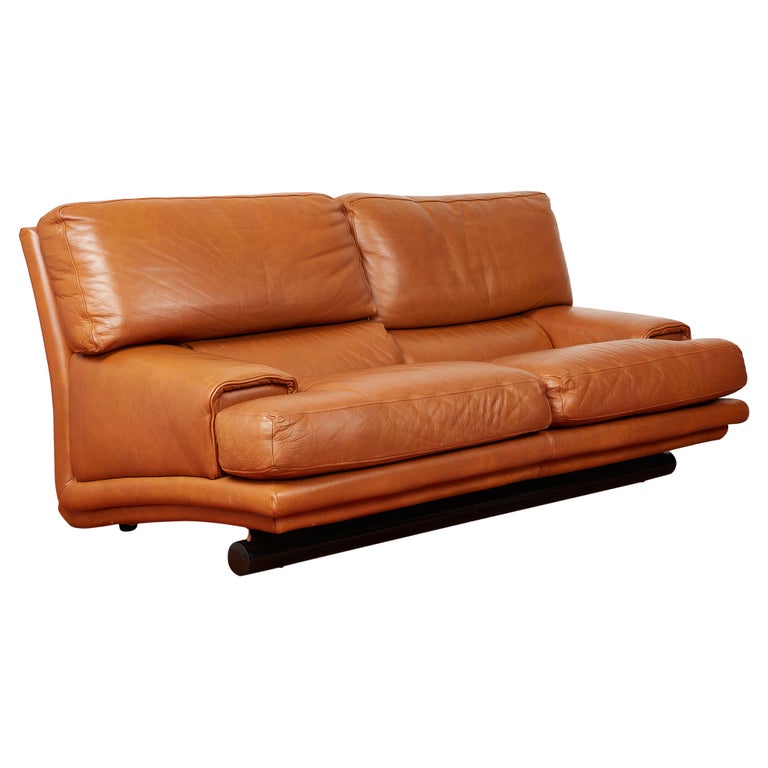 Italian Leather Settee For Sale at 1stDibs