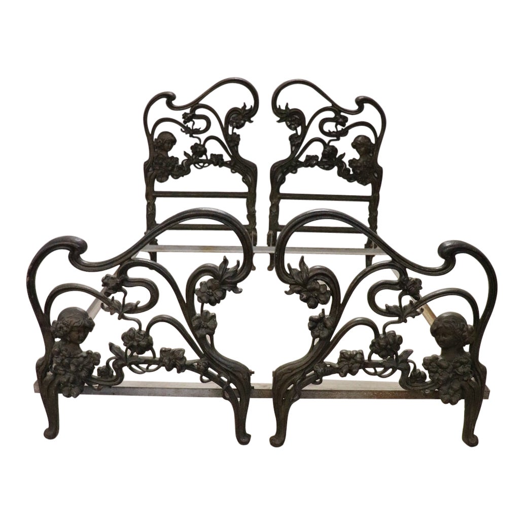 Late 19th Century French Art Nouveau Rare Double Bed in Cast Iron For Sale