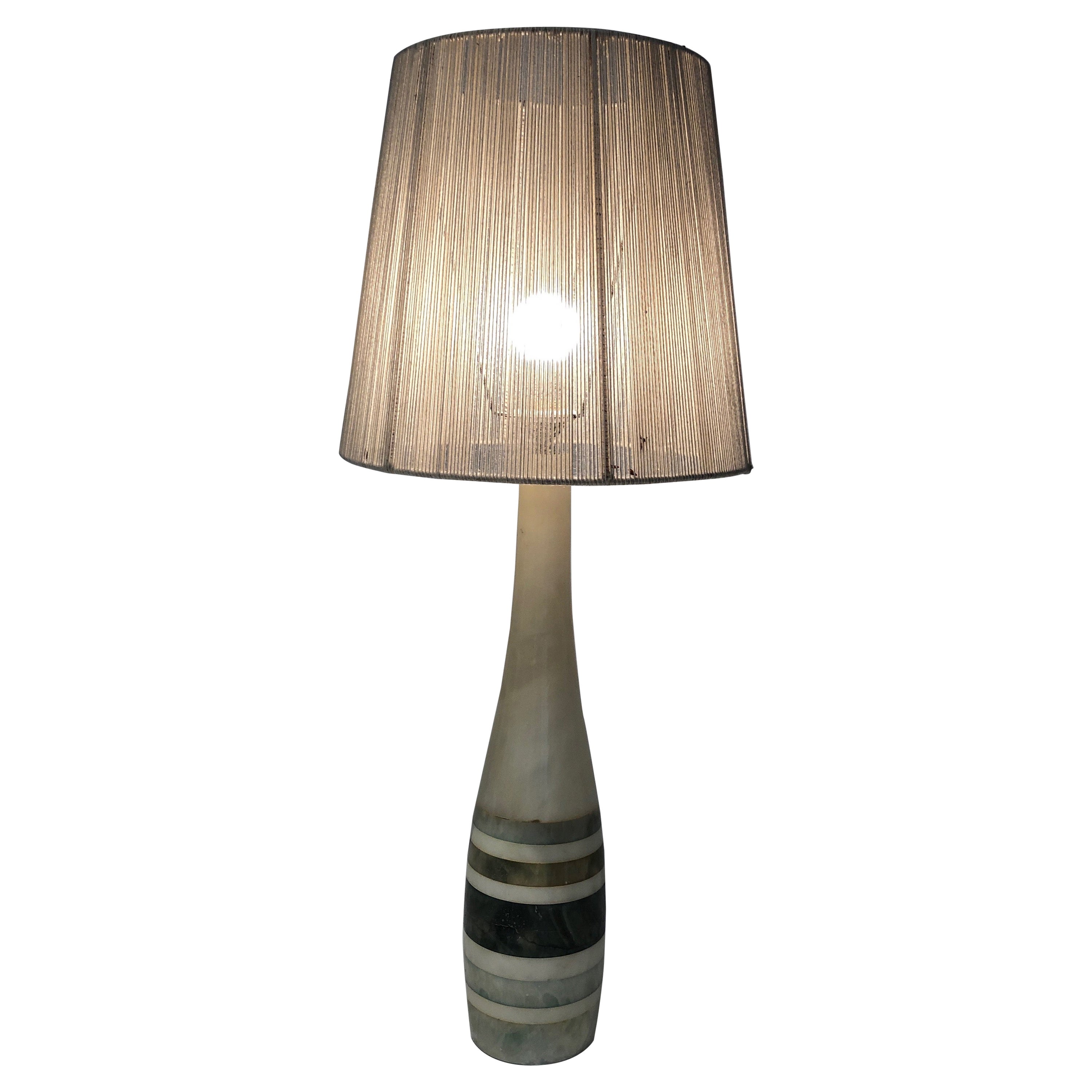 Marmor-Tischlampe, um 1970 im Angebot