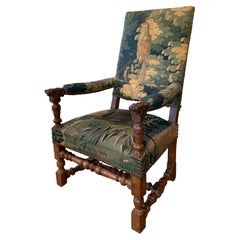 Antiker italienischer geschnitzter Stuhl des 18. Jahrhunderts mit Wandteppich
