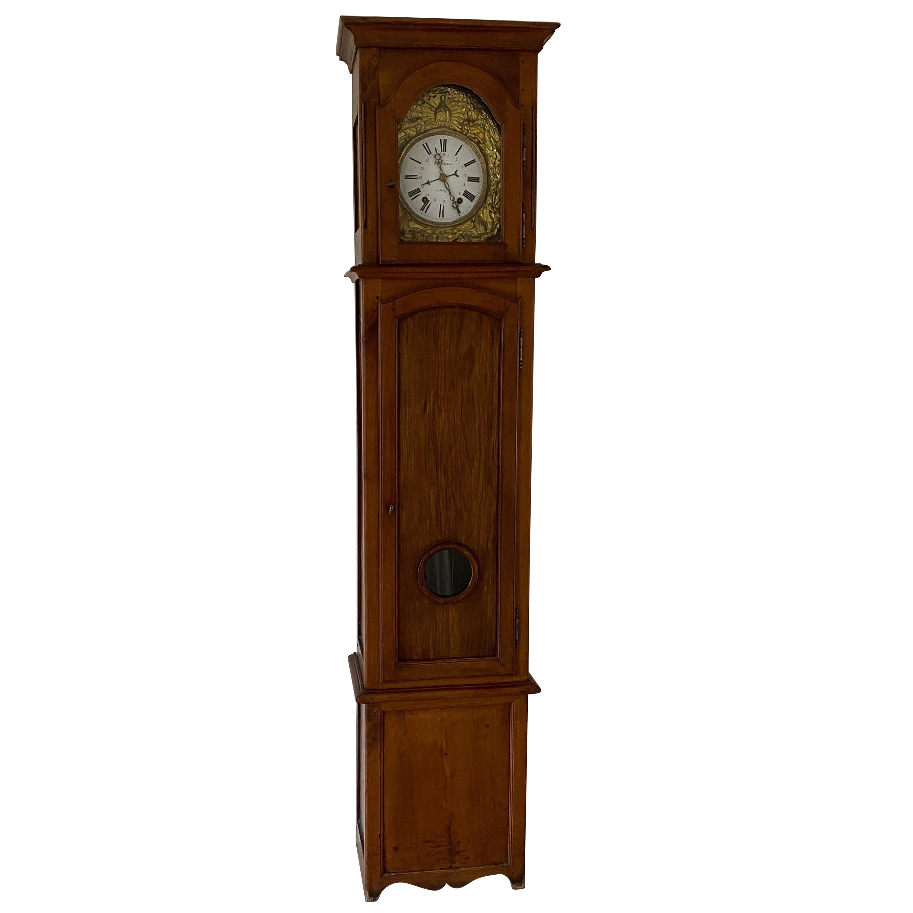 Horloge de parquet régulateur Louis XV du 18ème siècle en bois de tulipier  monté sur bronze doré En vente sur 1stDibs