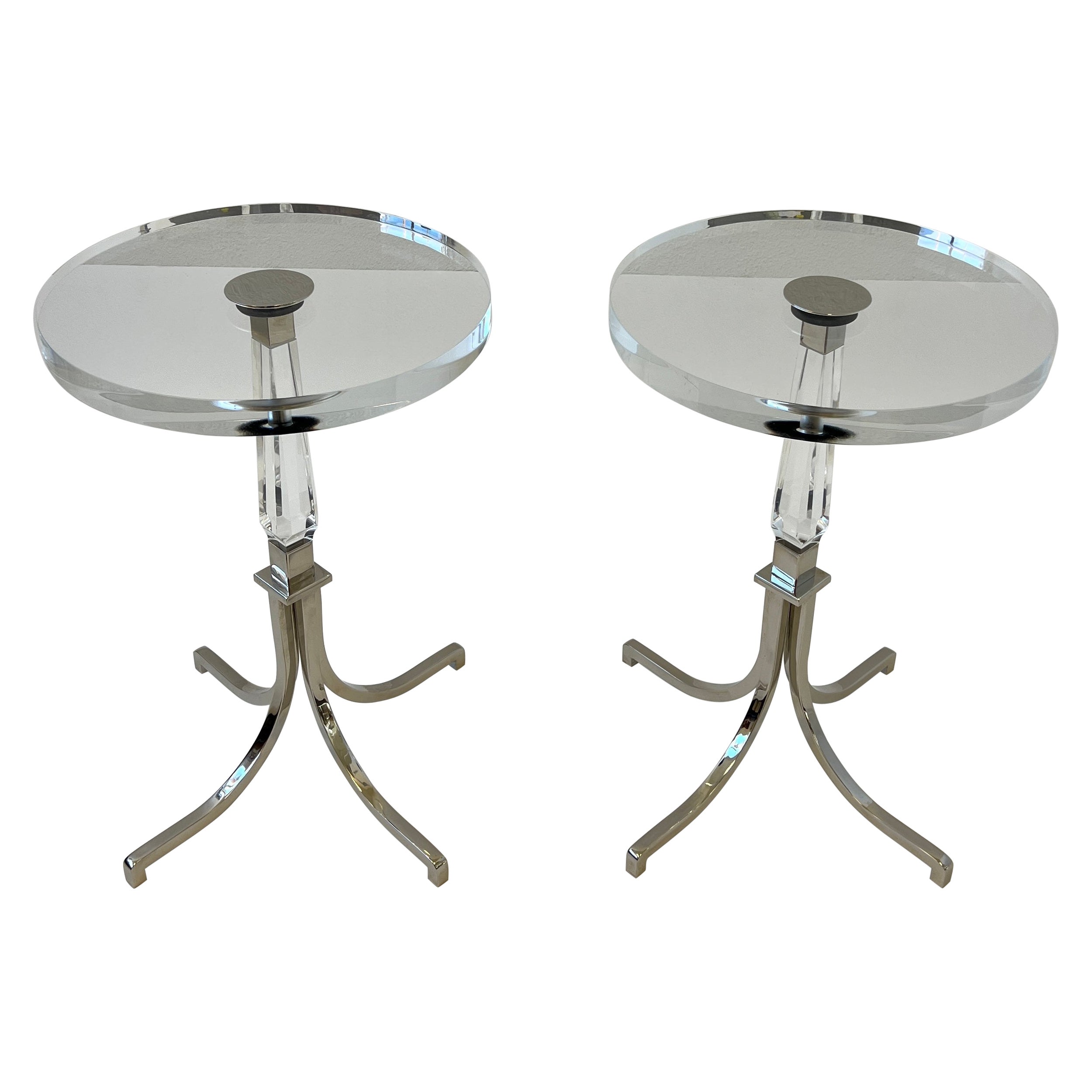 Paire de tables d'appoint rondes en lucite et chrome de Charles Hollis Jones en vente