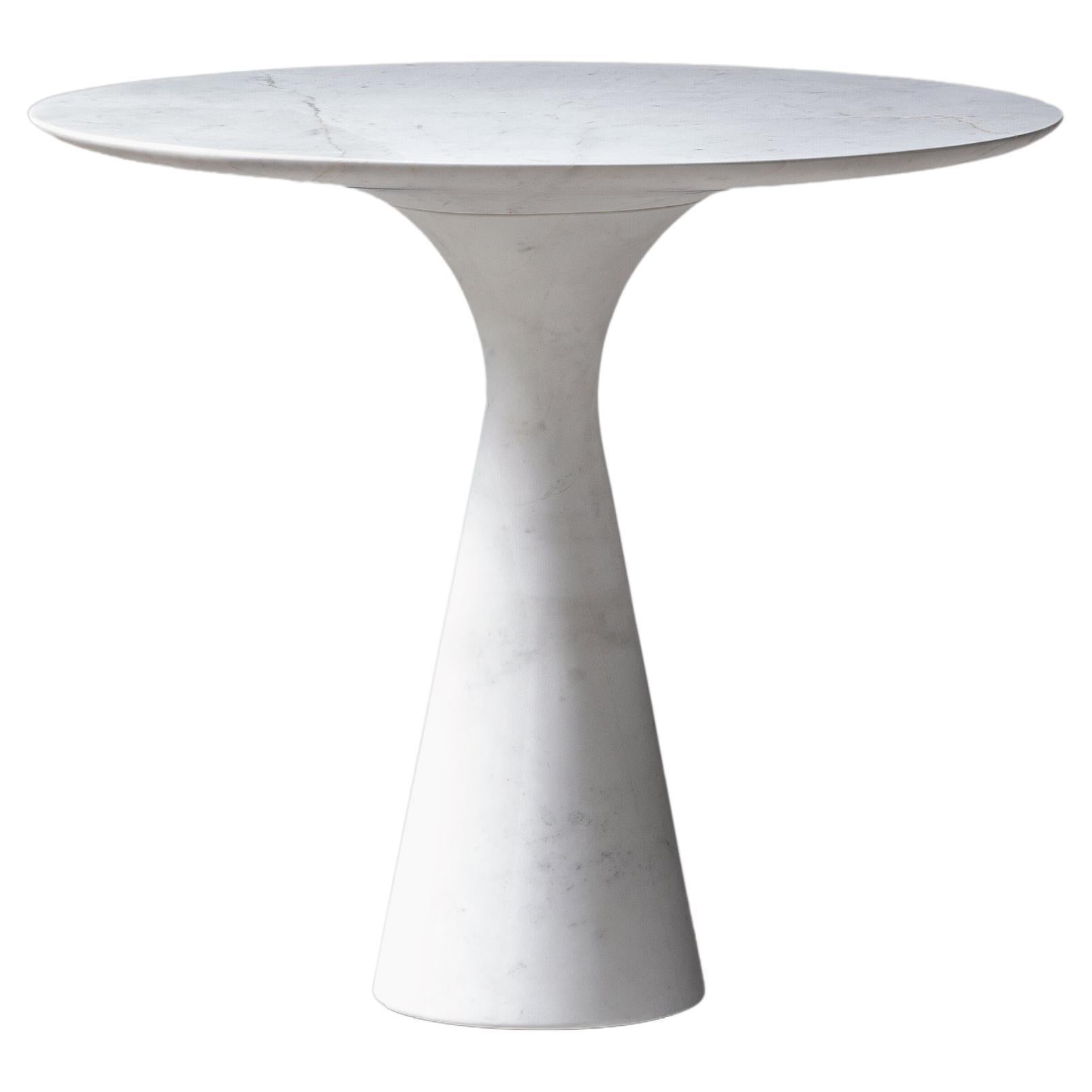Table d'appoint en marbre contemporaine raffinée Kynos 62/45 en vente