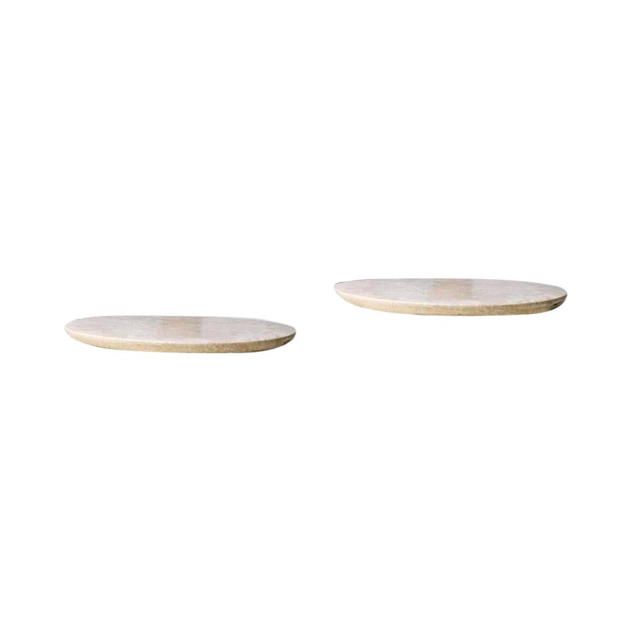 Pareja de Refinados Platos Contemporáneos de Mármol 01 Travertino Plateados en venta