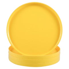 Retro Massimo Vignelli for Heller, Italy. A set of 4 dinner plates in yellow melamine