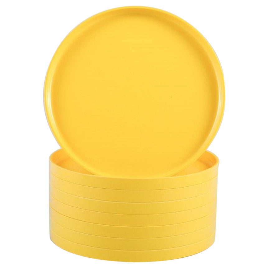 Massimo Vignelli for Heller Italien, a Set of 8 Dinner Plates in Yellow Melamine For Sale