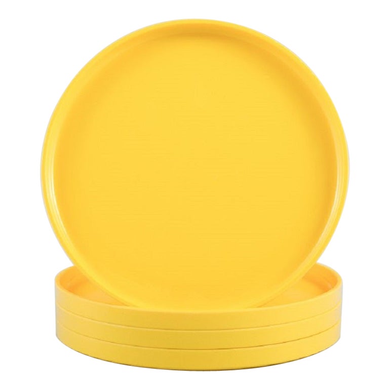 Massimo Vignelli for Heller, Italy, a Set of 4 Plates in Yellow Melamine For Sale