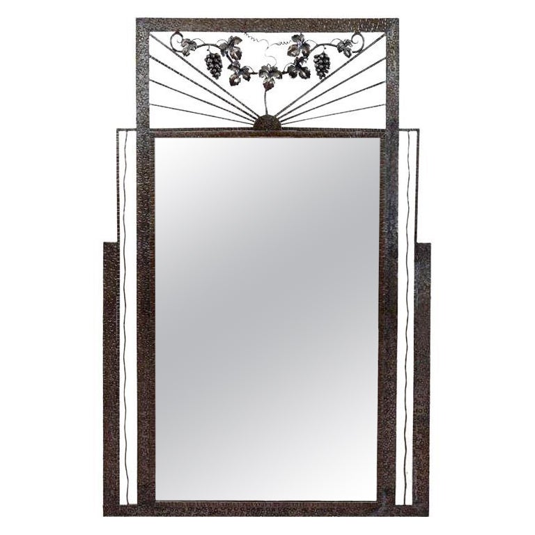 Brandt Style Art Deco Iron Grape & Leaves Mirror (miroir à feuilles et raisins)