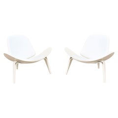 Paire de chaises coquillages de style danois moderne du milieu du siècle dernier de Hans J. Wegner pour Carl Hansen CH07