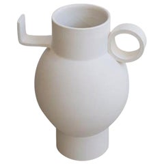 Vase blanc « Torus » de Lea Ginac