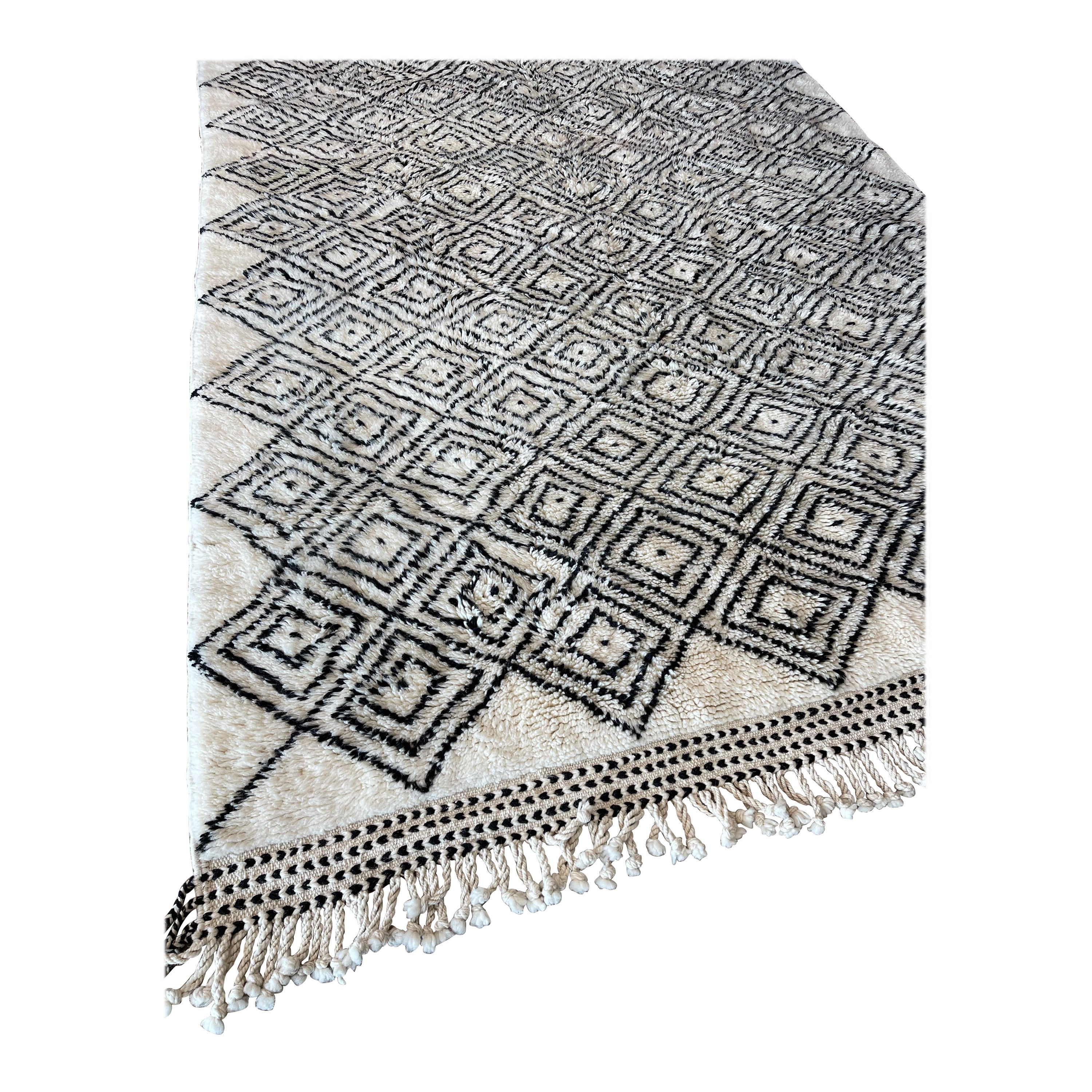 Tapis berbère marocain contemporain en laine naturelle