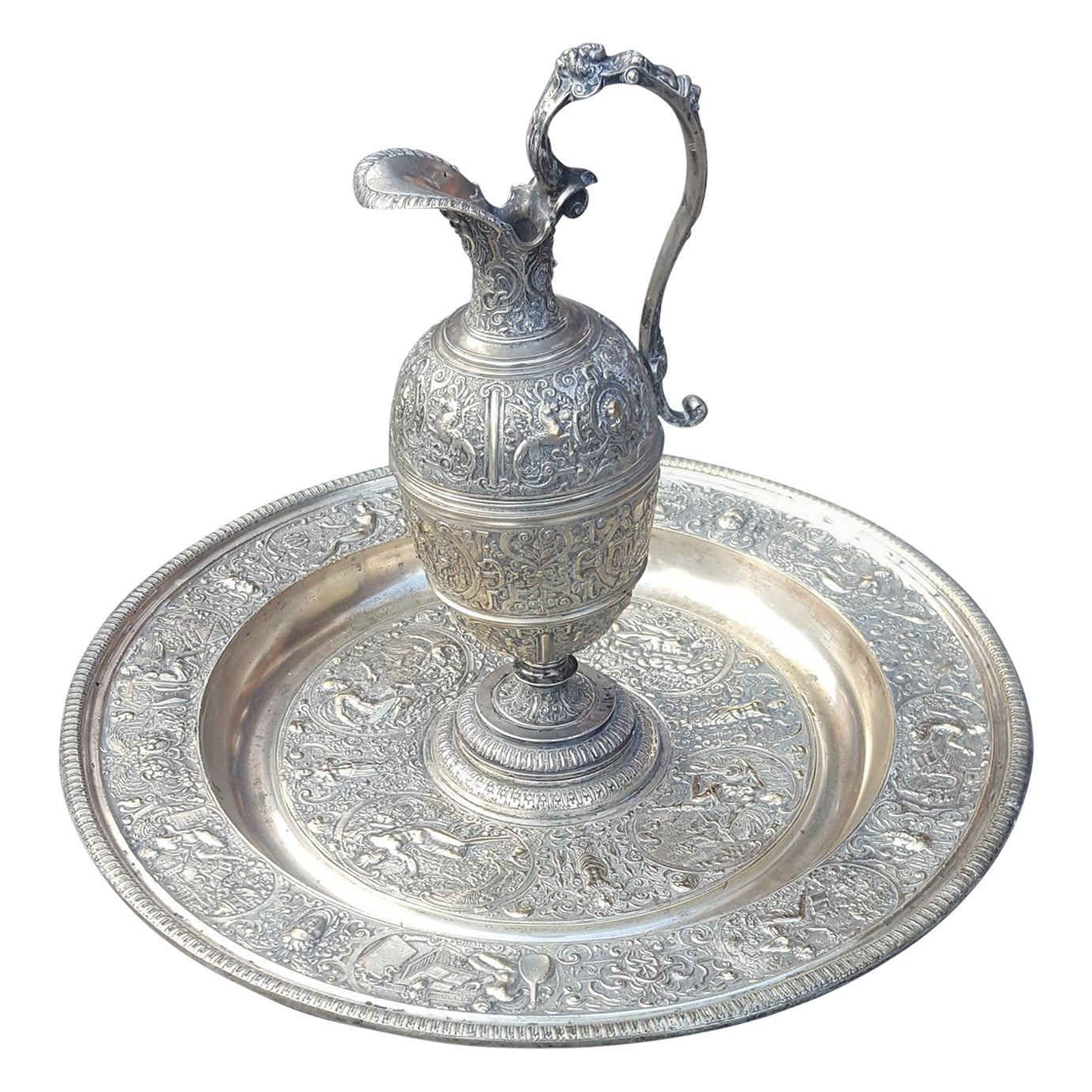 ""Tempérance"" Aiguière et son bassin en bronze argenté, d'après François Briot, Xixe siècle. en vente