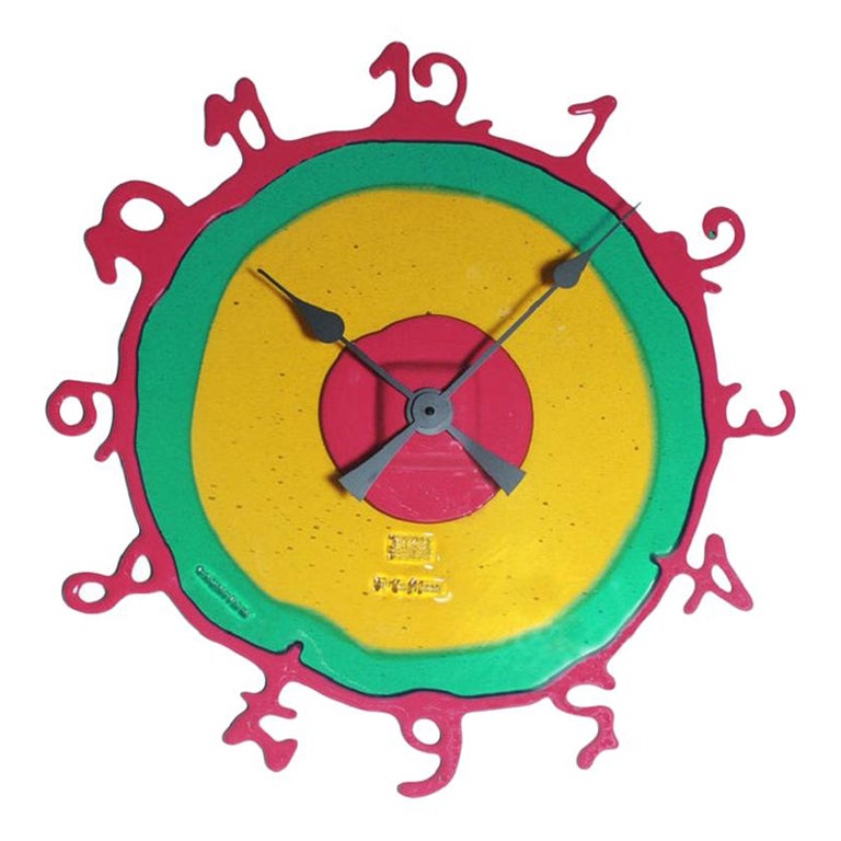 Runde Uhr „The Clock“, groß in klarem Bernstein und Grün, mattem Fuchsia von Gaetano Pesce