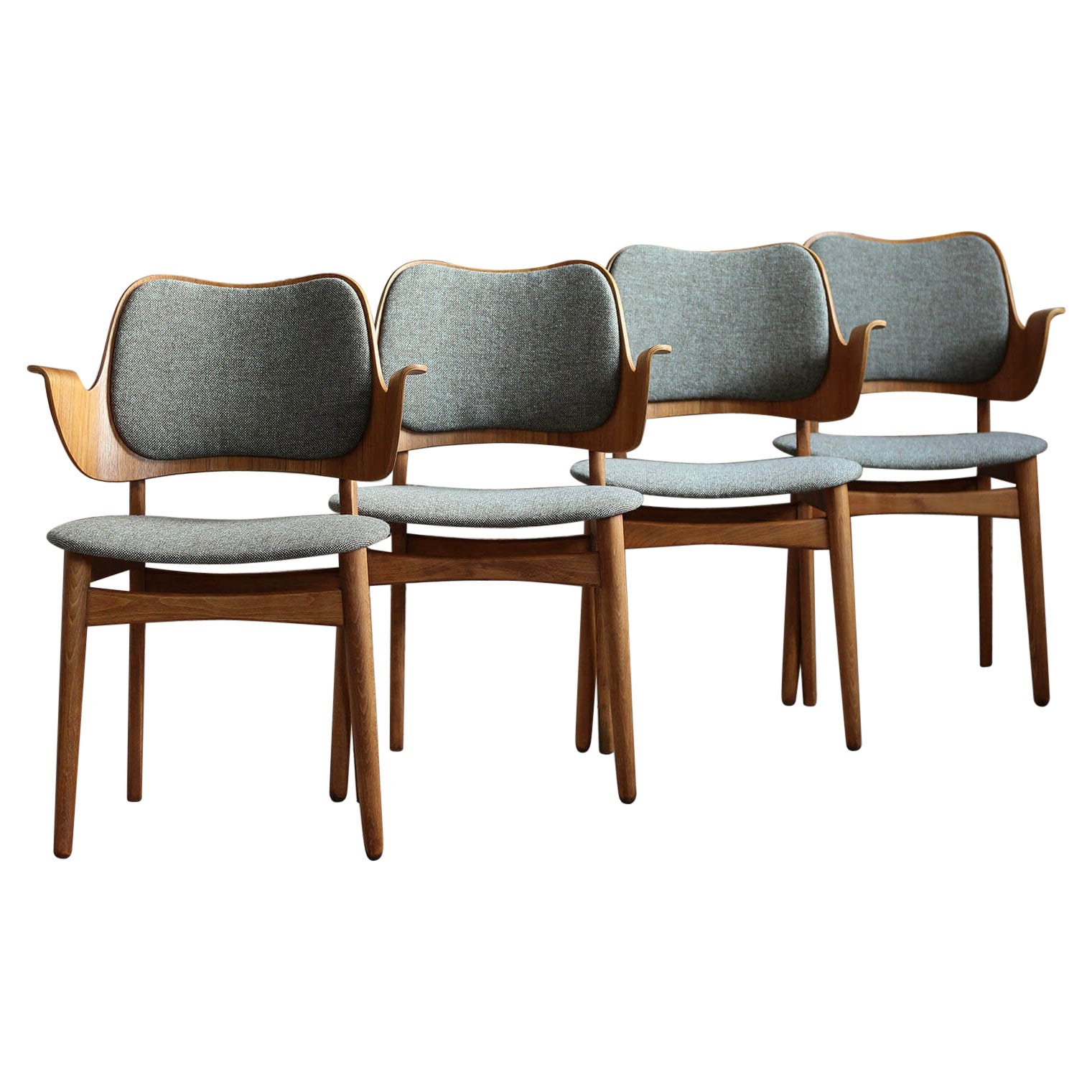 Set of 4 Midcentury Dining Chairs by Hans Olsen for Bramin, Model 107, Reupholst