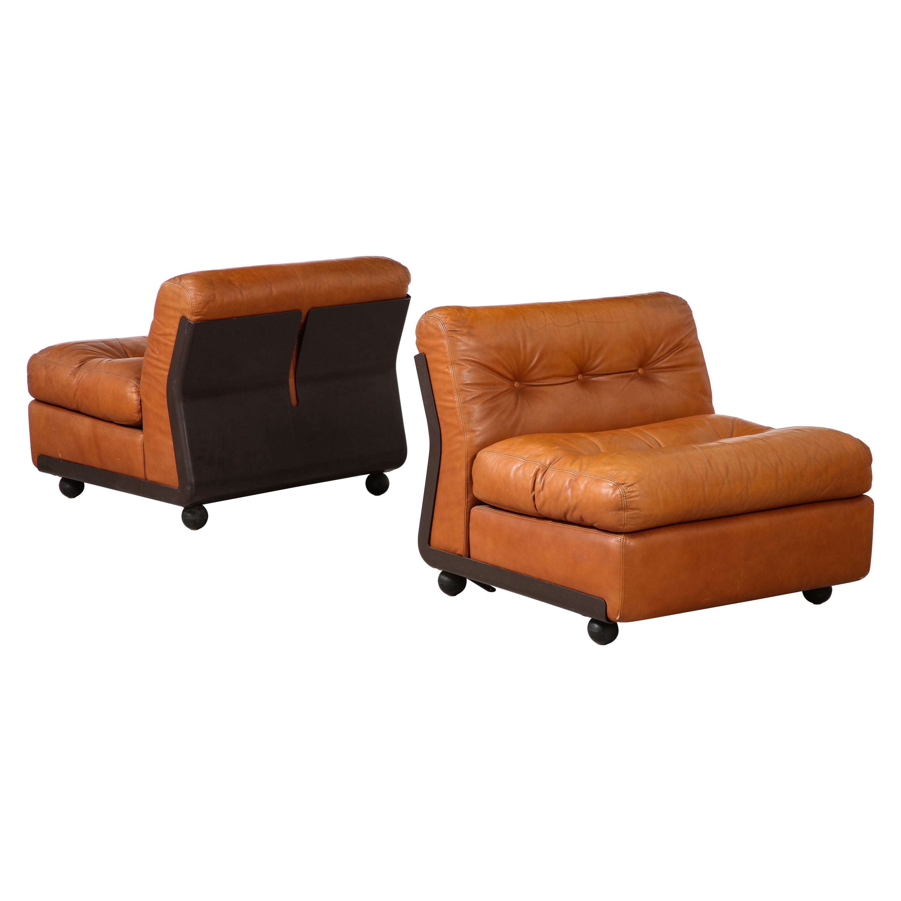 Pair of 'Amanta' Leather Lounge Chairs by Mario Bellini for B&B Italia For Sale