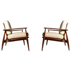Vintage Pair of Lounge Chairs by Lawrence Peabody for Richardson Nemschoff