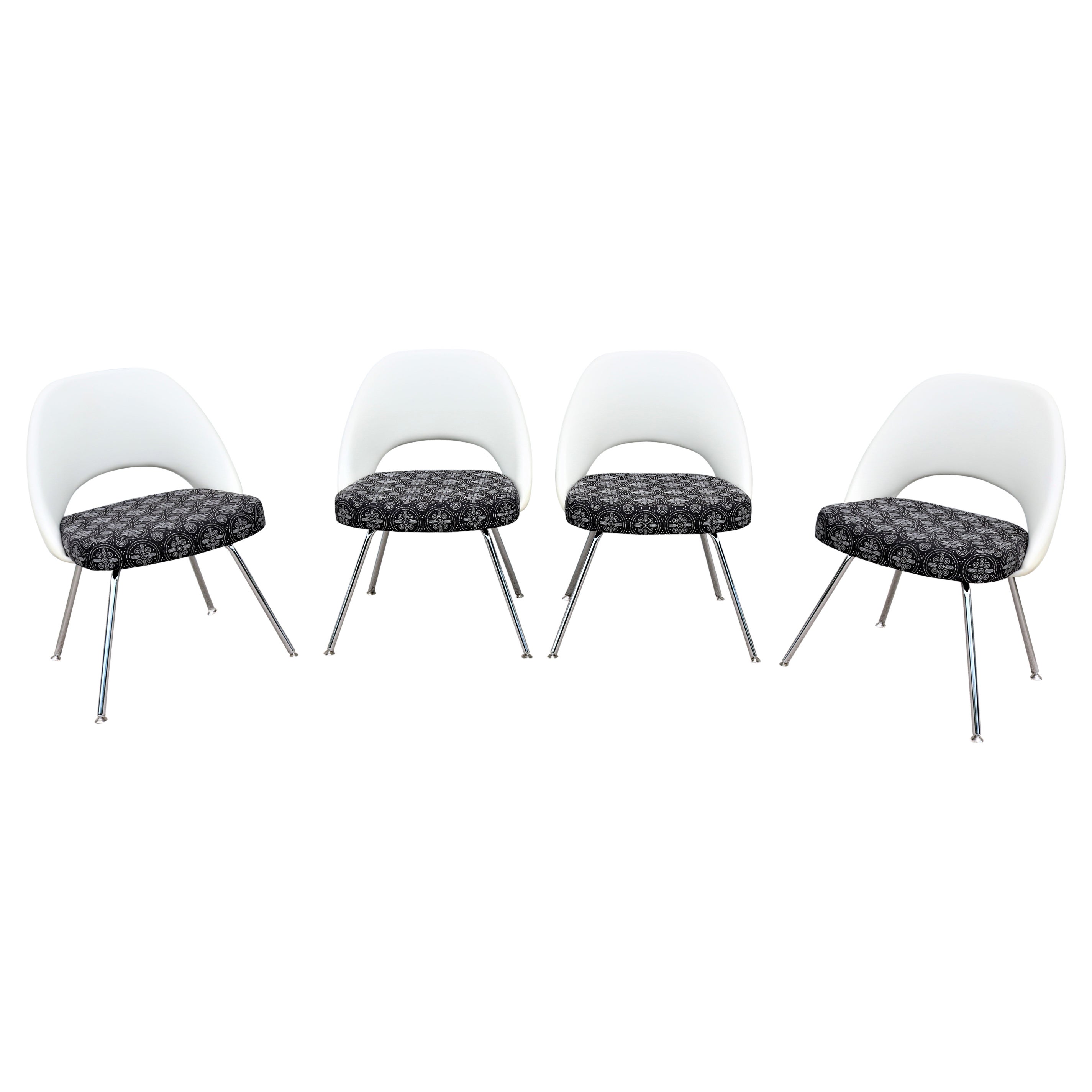 Mid-Century Modern Eero Saarinen for Knoll Executive Armless Chairs, Set of 4 For Sale