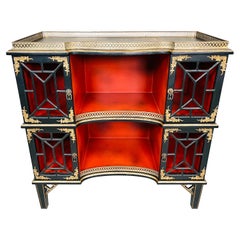 Bibliothèque étagère de style chinoiseries L & JG Stickley avec galerie en laiton 