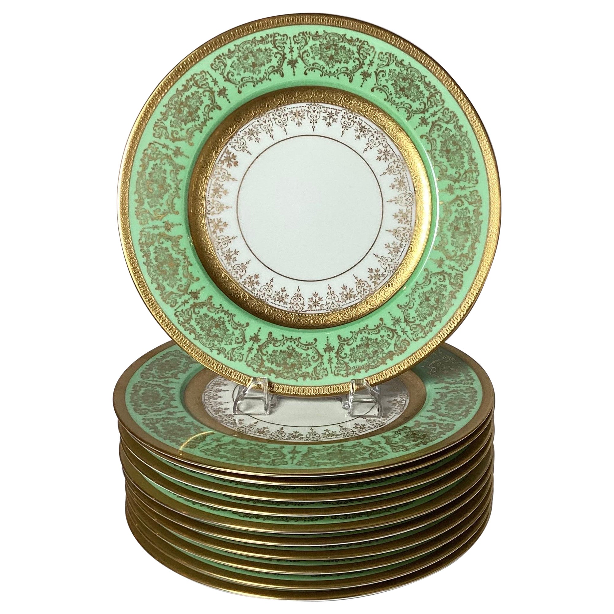 Elegant Set of 11 Apple Green and Gilt Service Plates