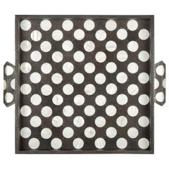 Quadratisches Tablett mit schwarzem und weißem Polka Dot Shagreen und Perlmutt