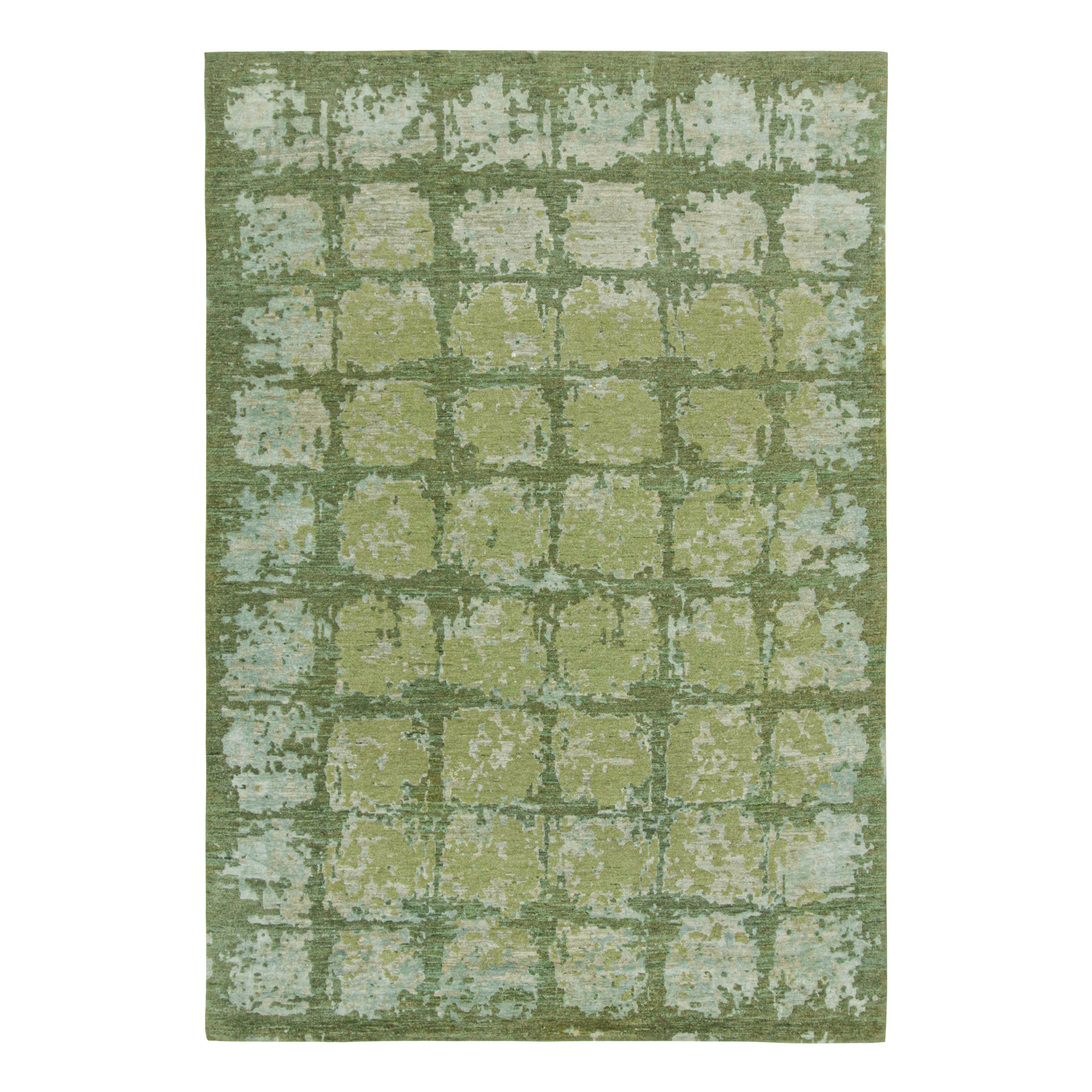 Tapis abstrait moderne de Rug & Kilim à motifs verts, gris et bleus