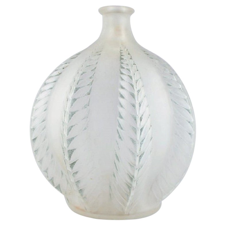 Early René Lalique, Malines Vase in Clear Art Glass in Green Model For Sale