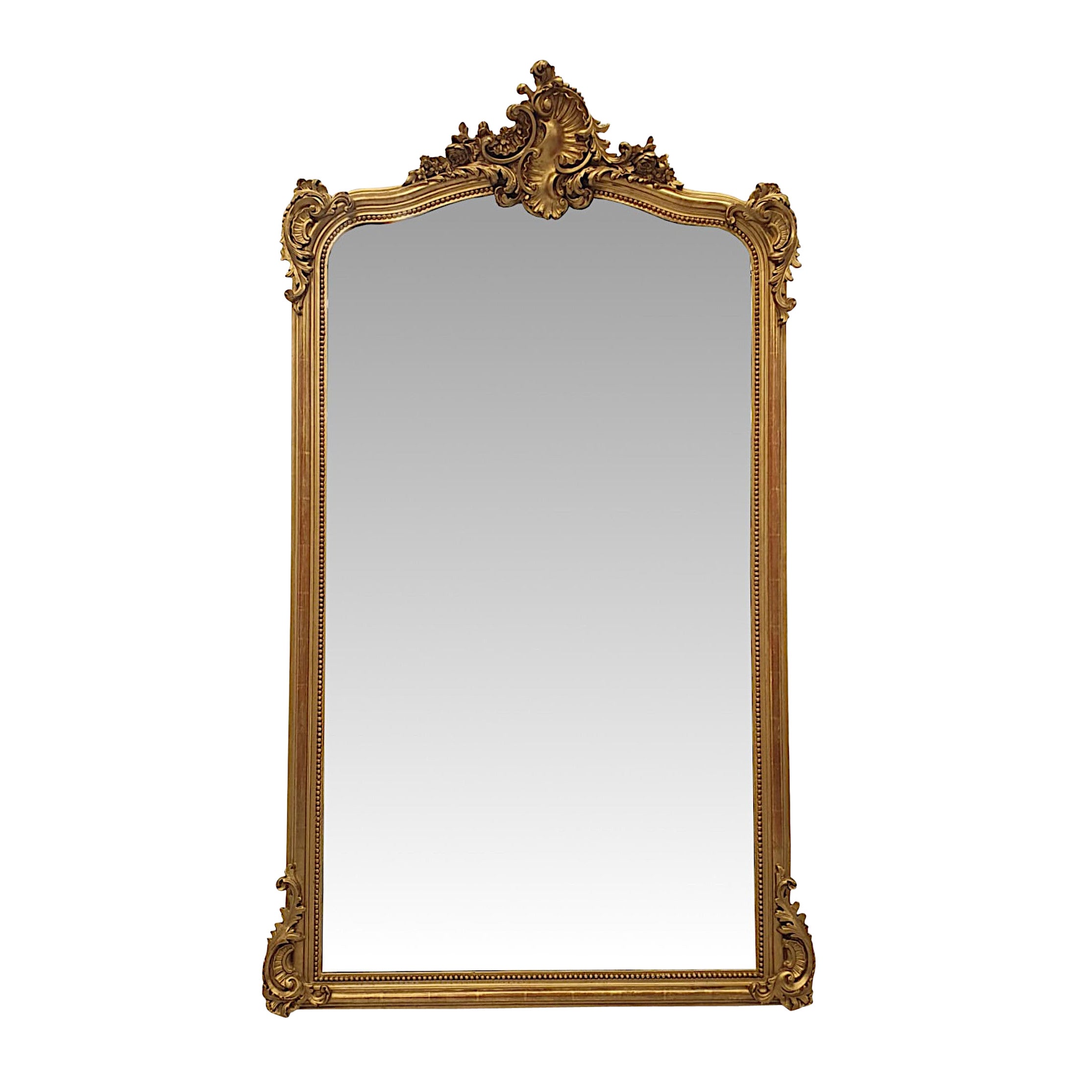 Miroir en bois doré ou miroir de salle du 19ème siècle en vente